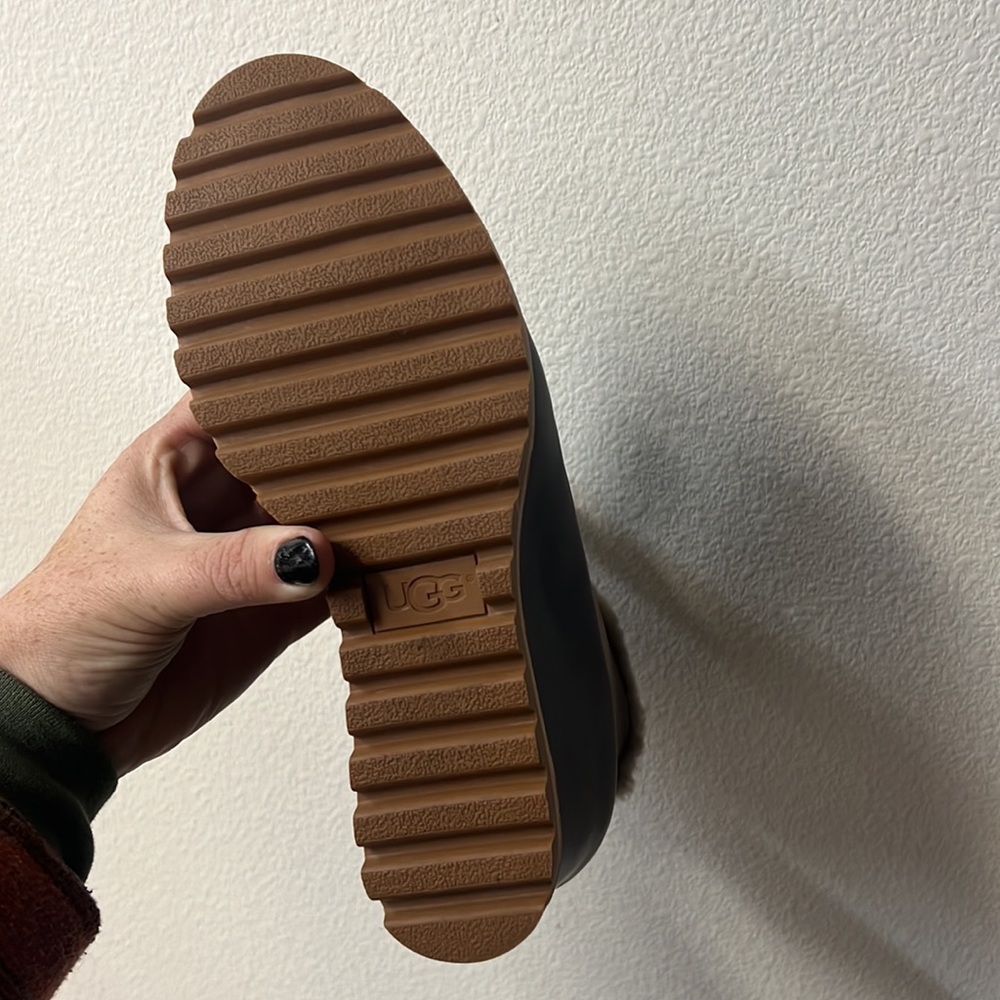 Ugg Boots - Picture 4 of 5